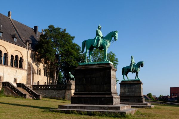 Goslar, Reiterstatuen „Friedrich I. Barbarossa“ und „Wilhelm I.“, UNESCO-Welterbe, Niedersachsen