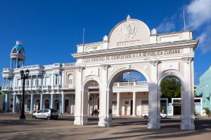 Arco de Triunfo, Museo de las Artes Palacio Ferrer, Cienfuegos, UNESCO Weltkulturerbe, Kuba