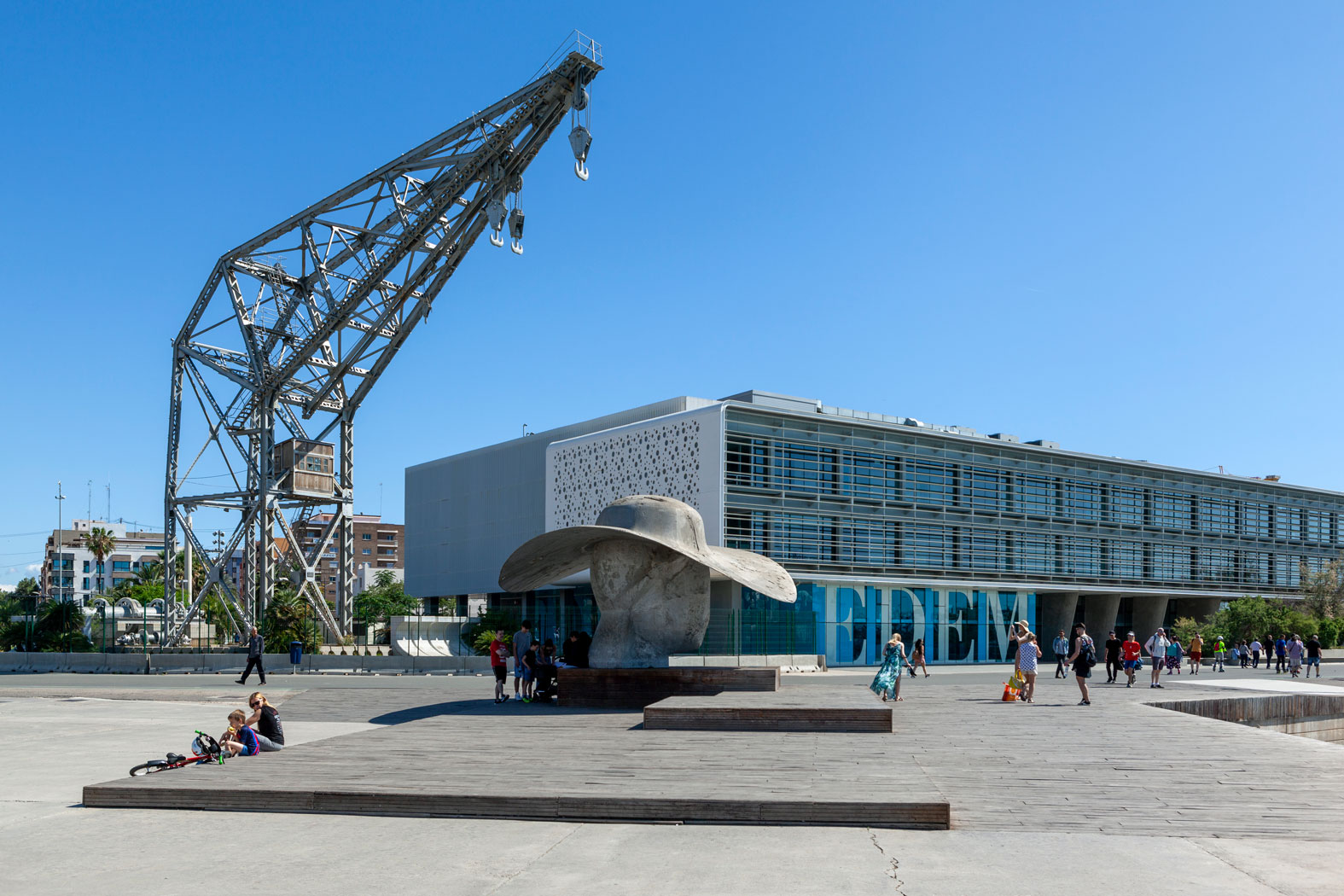 Skulptur La Pamela València des Künstlers Felip Miralles, EDEM Escuela de Empresarios, La Marina, València, Valencia, Spanien